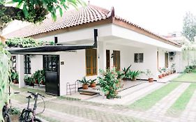 Villa The Megatruh Sleeps 30Pax